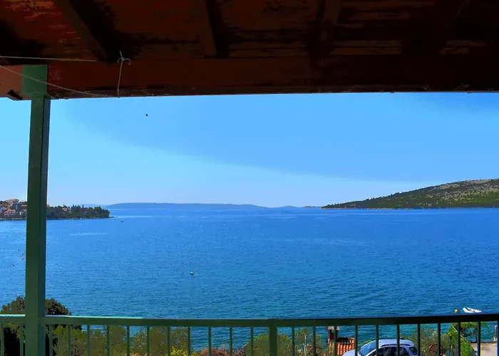 By The Sea - Trogir - 7509 公寓